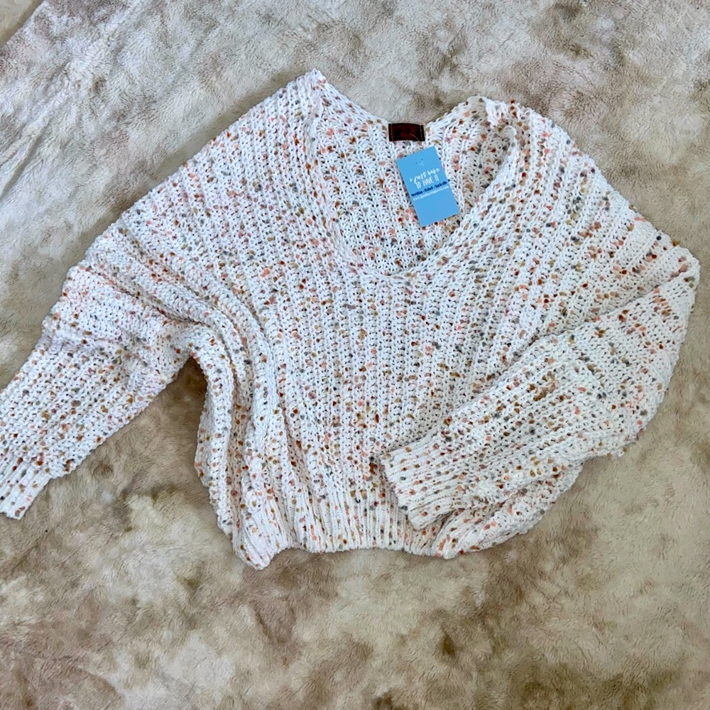 🆕 Deep V Neck Sweater 😍💖